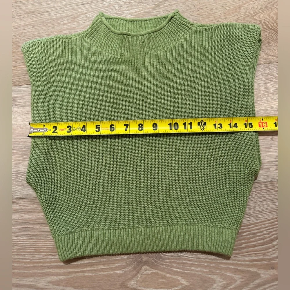L'Academie Maja sleeveless sweater Knit Crop Top - Picture 6 of 13